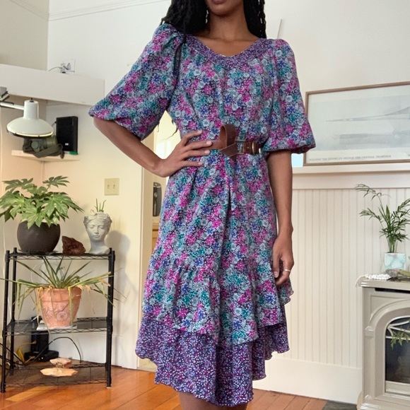 Vintage Dresses & Skirts - Vintage Puff sleeve Dress